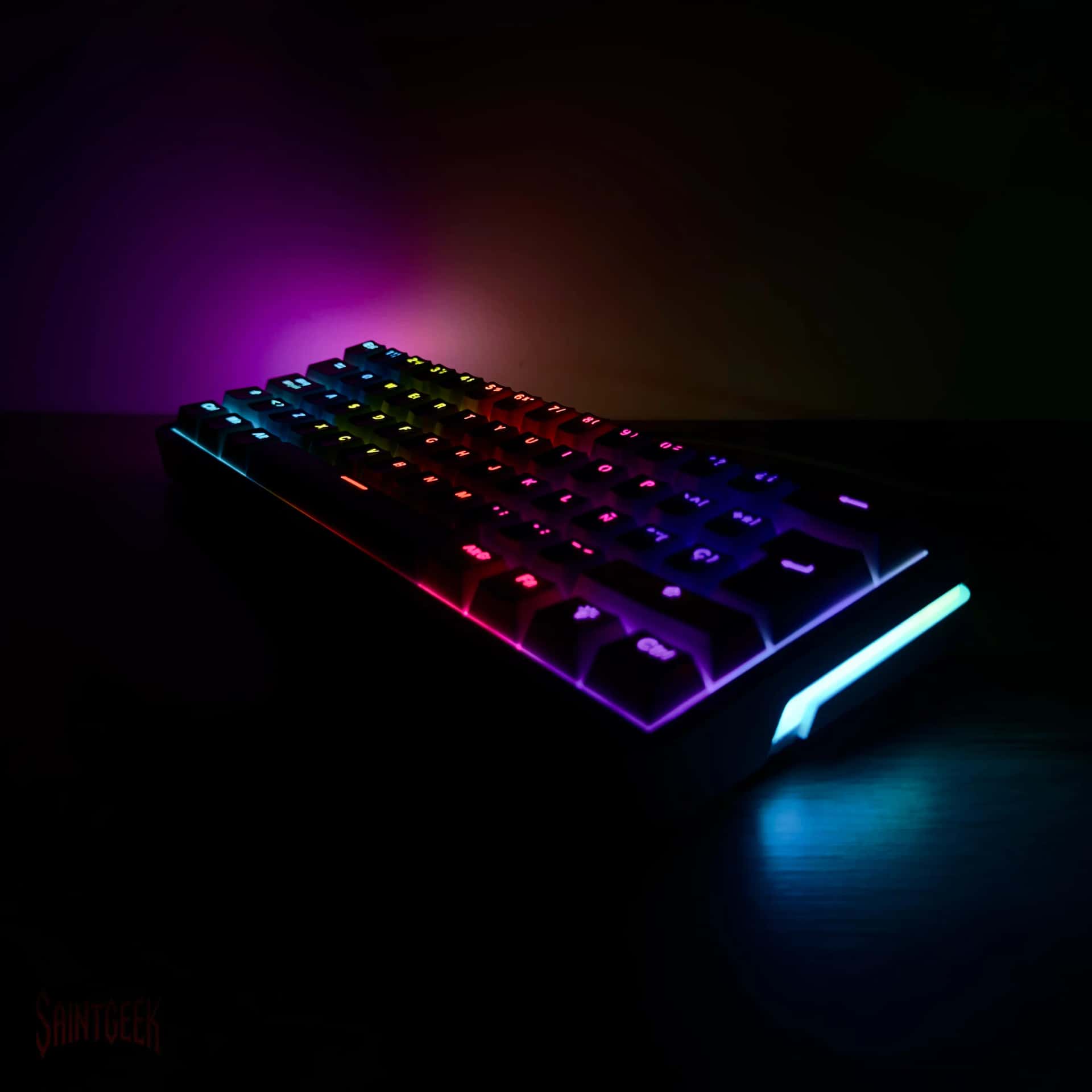 Teclado mecánico gamer AG61 Azul Claro RGB - Azul Switch