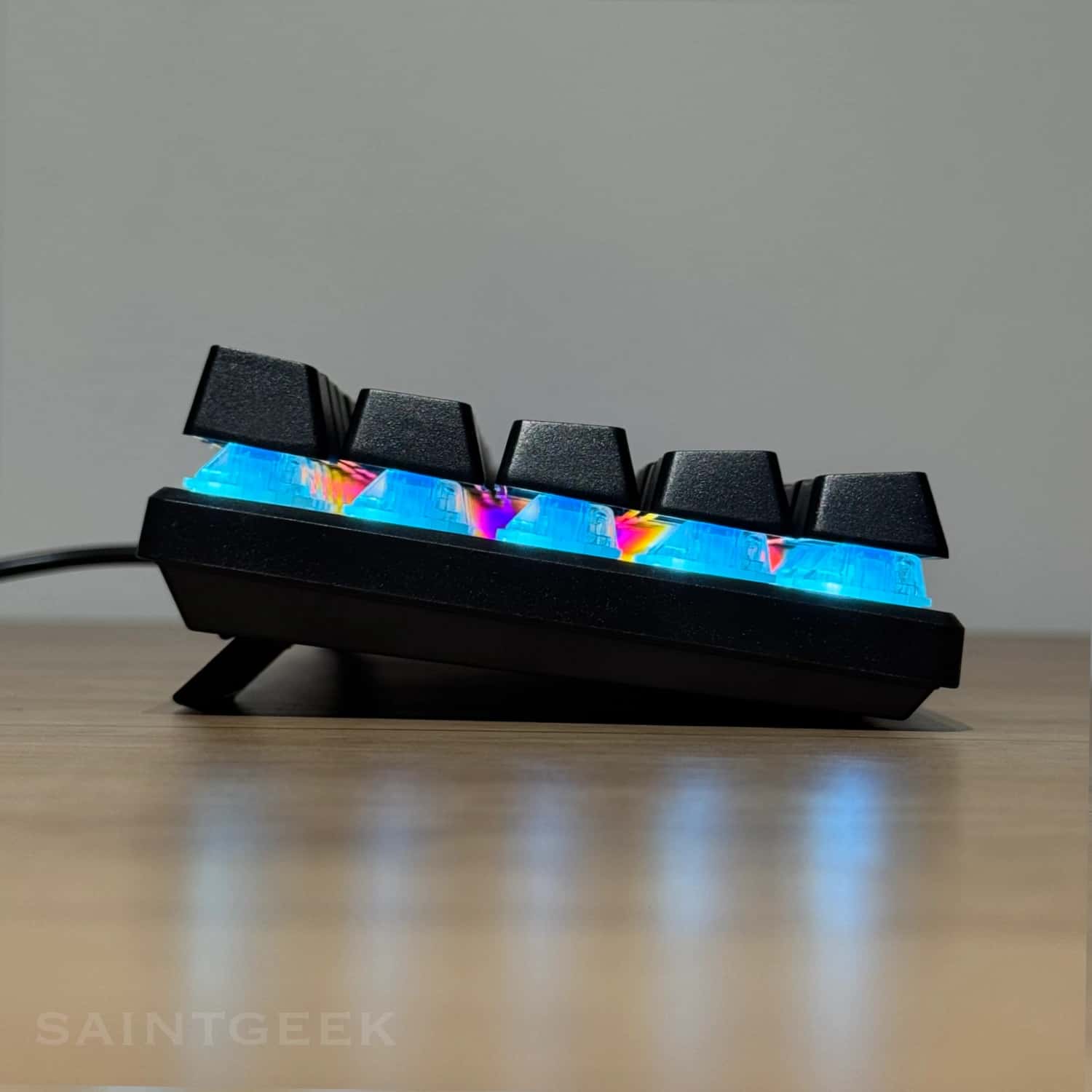 Teclado mecánico gamer TK61 Negro RGB - Red Switch