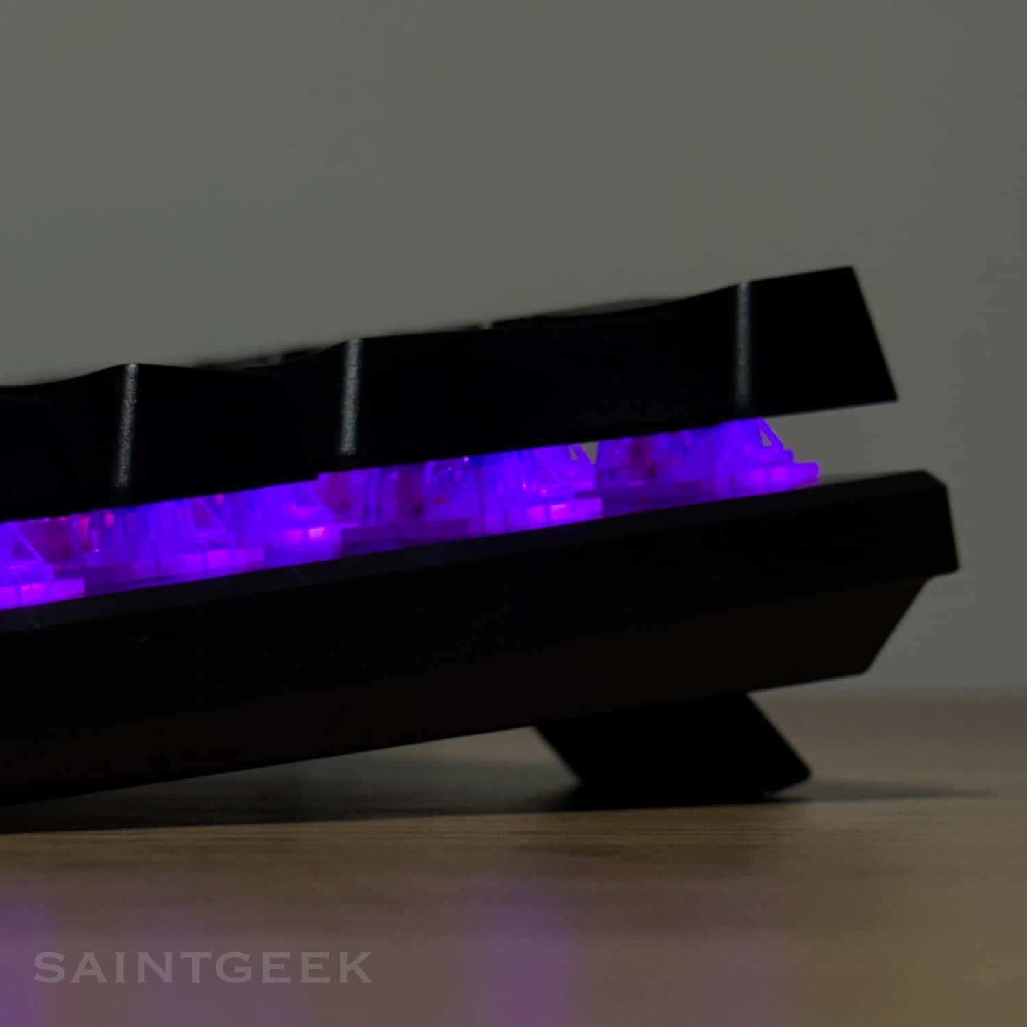 Teclado mecánico gamer TK61 Negro RGB - Red Switch