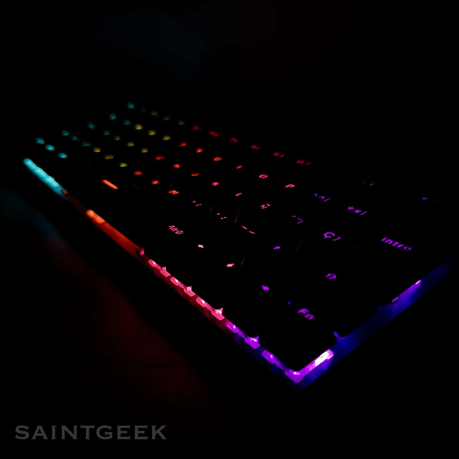 Teclado mecánico gamer TK61 Negro RGB - Red Switch