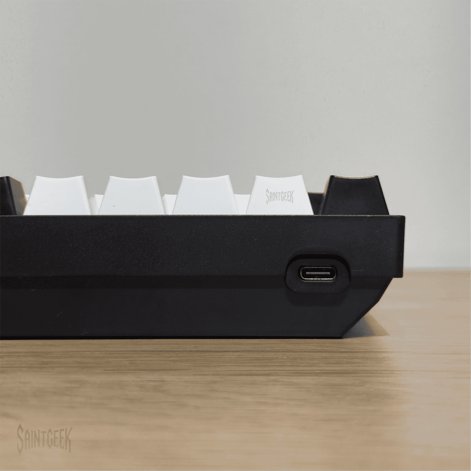 Teclado mecánico gamer TK61 Blanco RGB - Red Switch