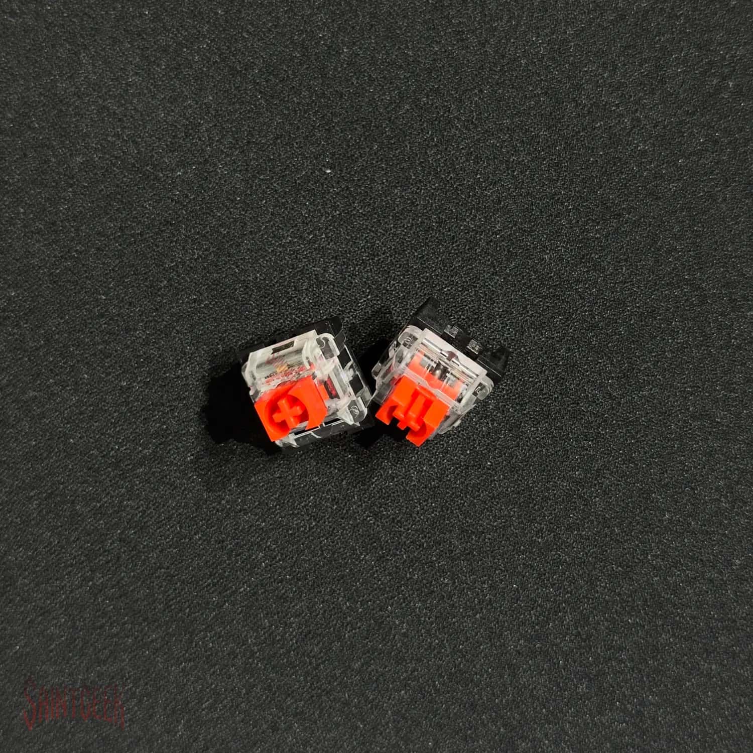 Teclado mecánico gamer TK68 Blanco RGB - Red Switch