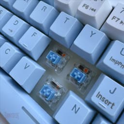 Teclado mecánico gamer AG61 Azul Claro RGB - Azul Switch