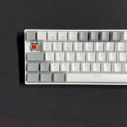 Teclado mecánico gamer TK68 Blanco RGB - Red Switch
