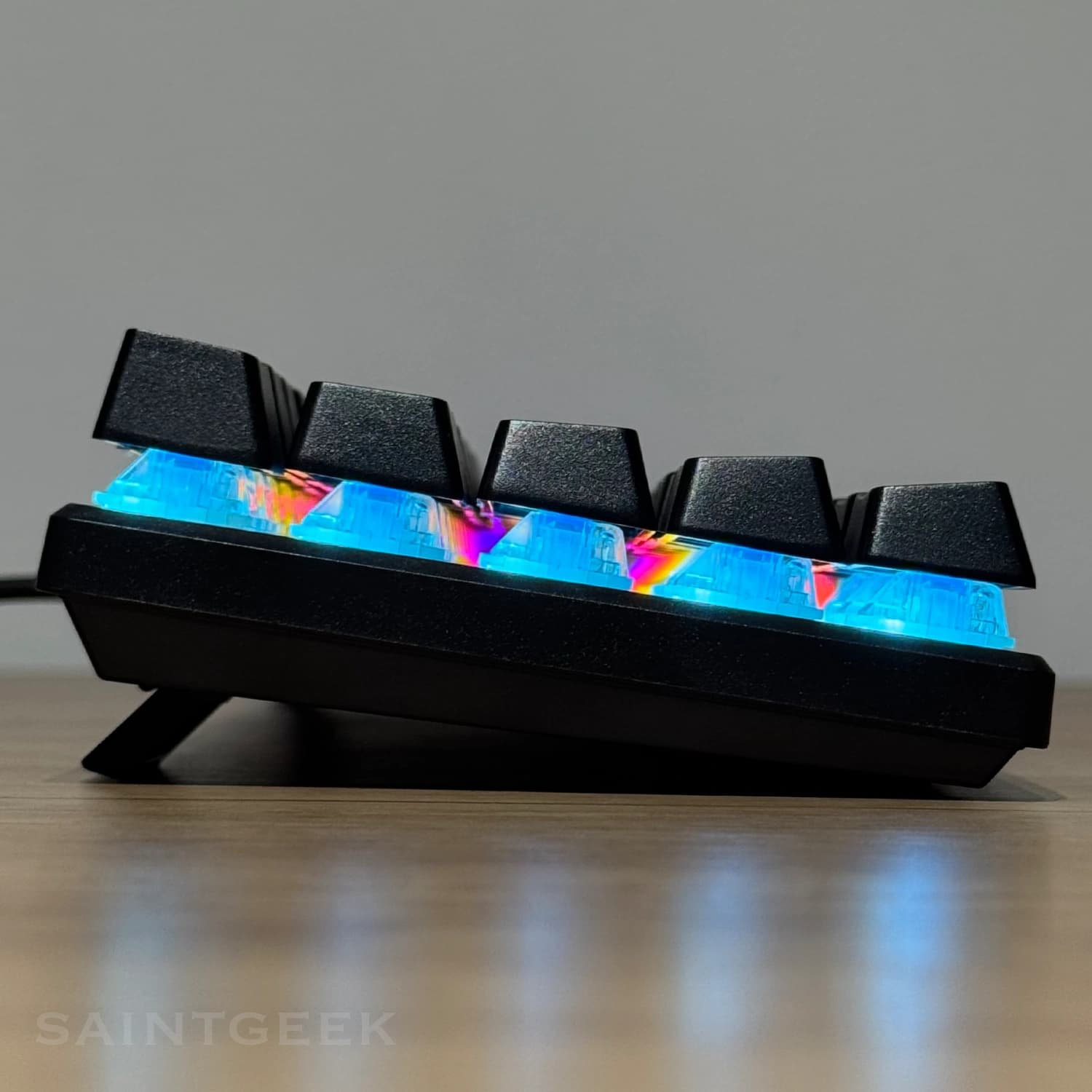 Teclado mecánico gamer TK61 Negro RGB - Red Switch