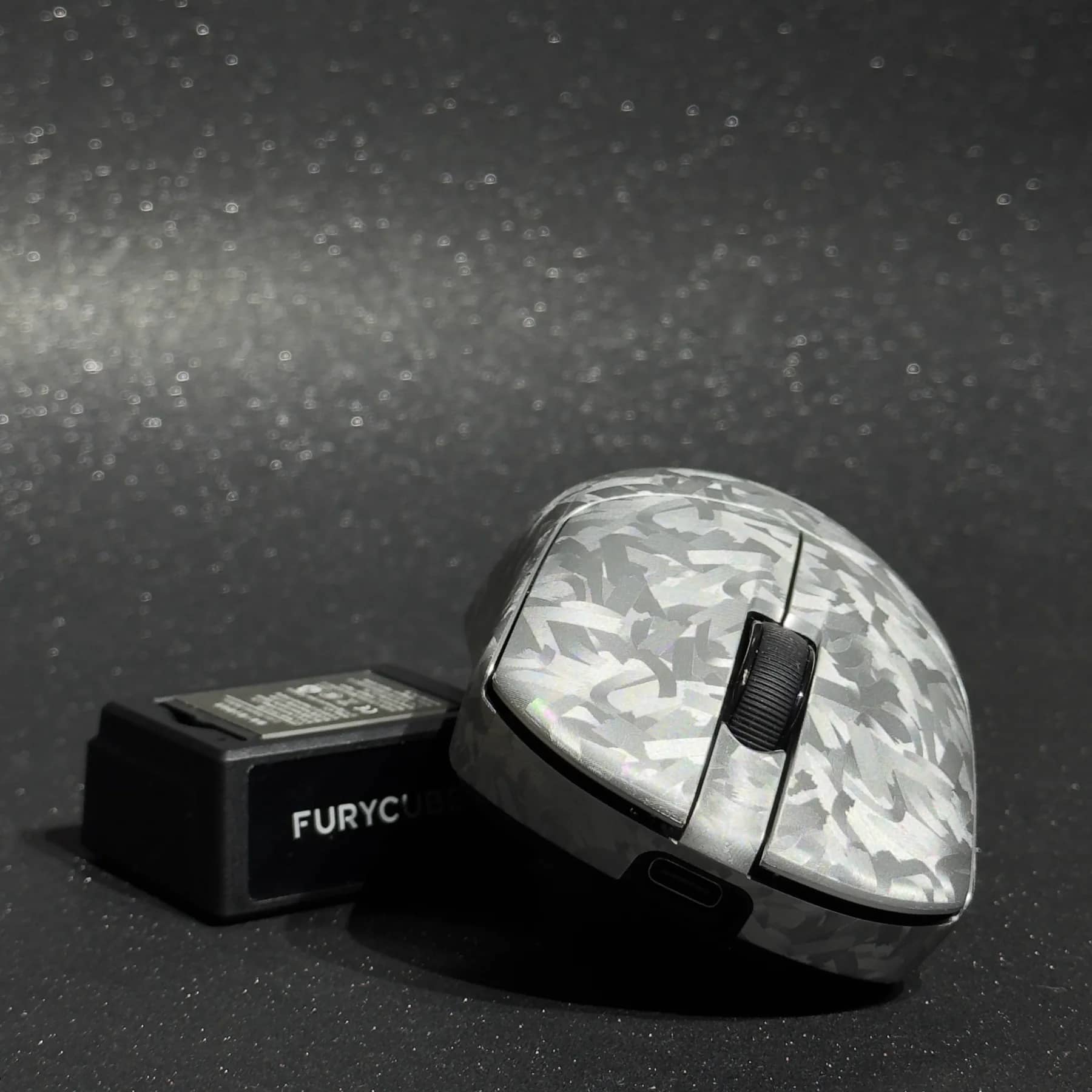 F1 Phantom Plata detalle frontal y puerto USB-C