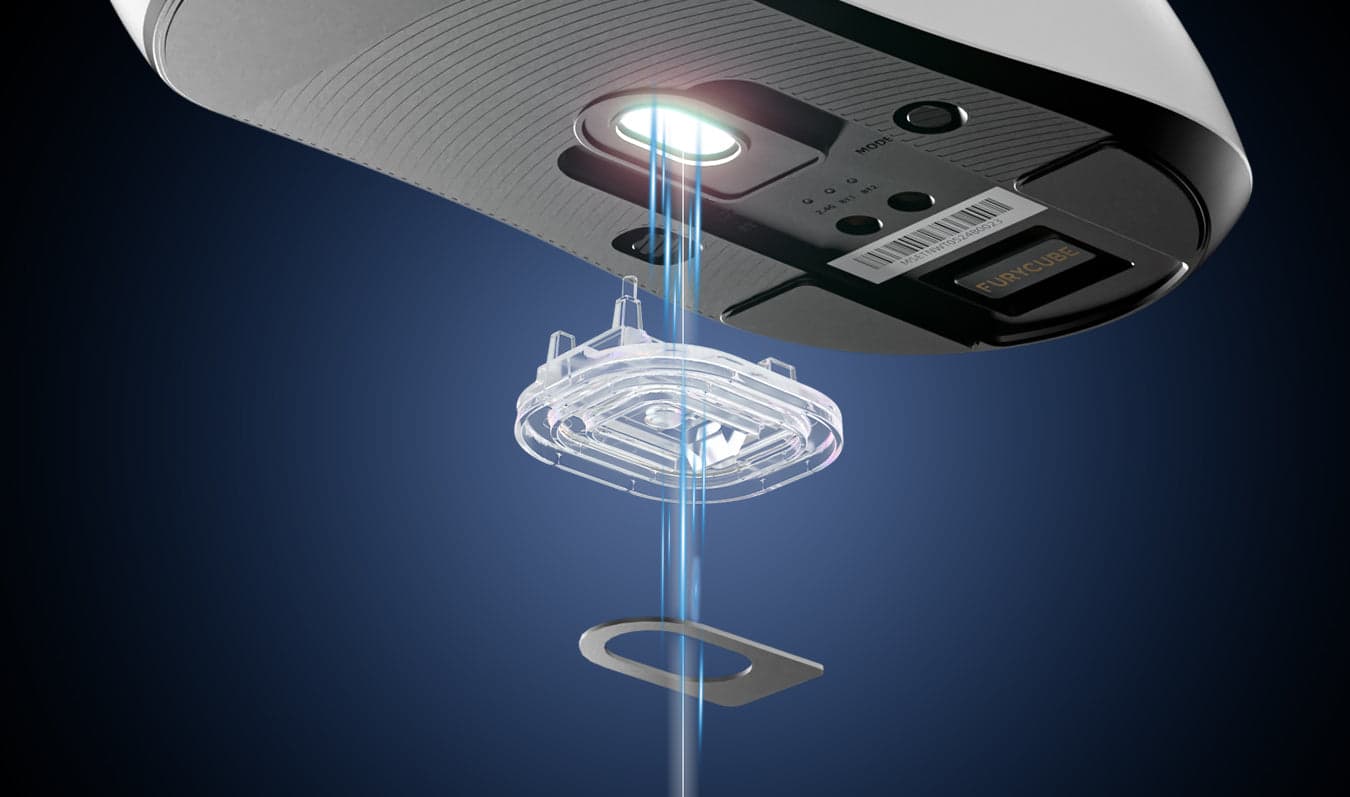 Sensor óptico PAW3311 en la base del Furycube G9 Pro