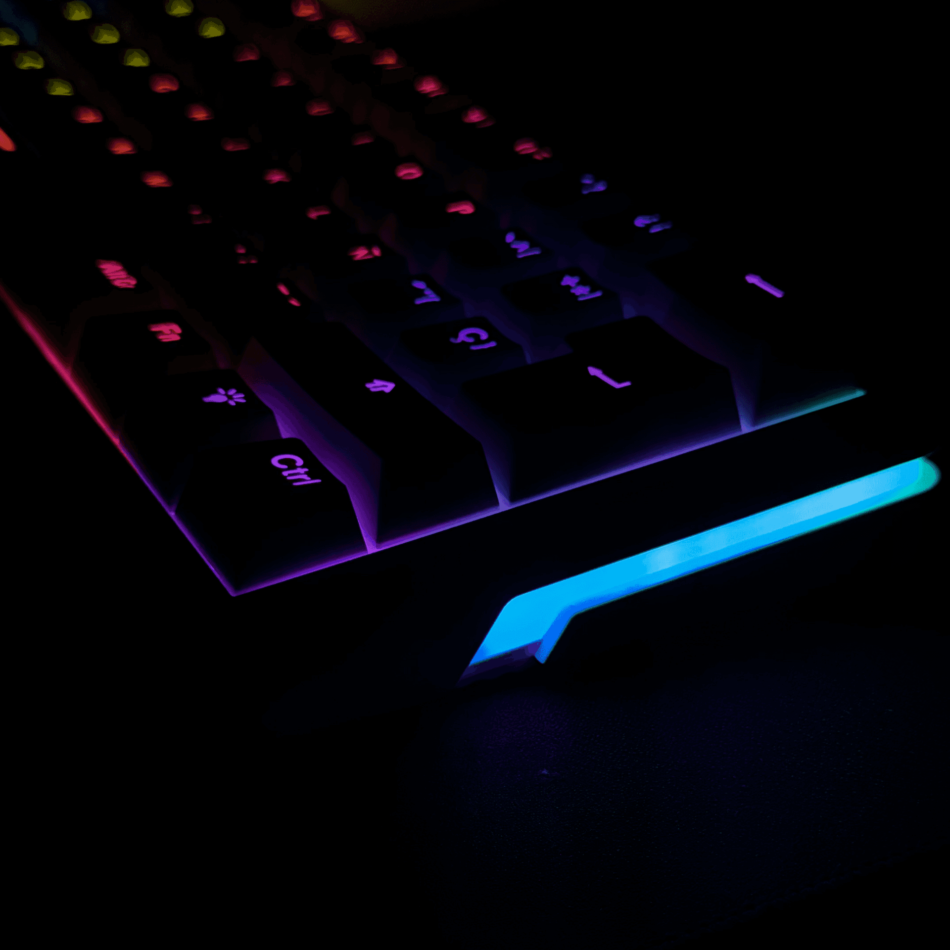 Teclado mecánico SaintGeek AG61 60% color negro, switch Blue — vista superior con layout español